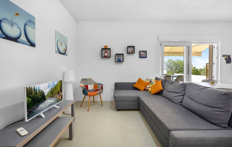 Location de vacances pour 8 personnes, avec piscine et terrasse à Rogoznica - 4