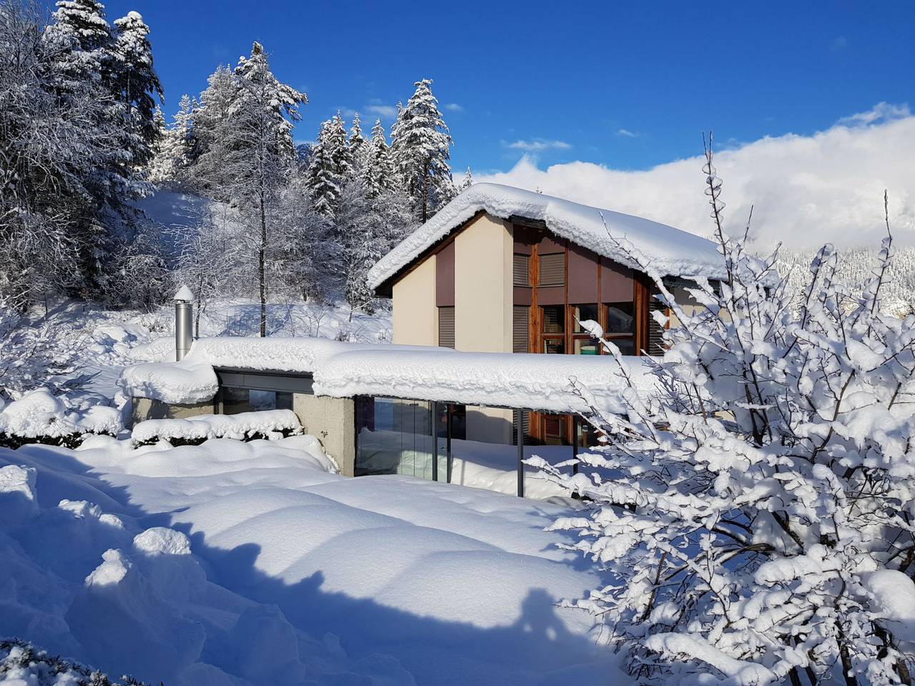Ganze Ferienwohnung, Ferienhaus Carrera mit Traumgarten, Valendas - 3.5 Zimmer Ferienhaus für max. 2 Pers. in Safiental, Alpenarena