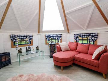 Hut for 2 People in Flintshire, North-Wales, Photo 4