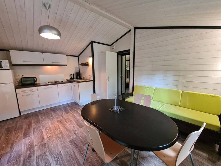 Club vacances pour 6 personnes, avec jardin ainsi que terrasse et piscine en Charente-Maritime - 4