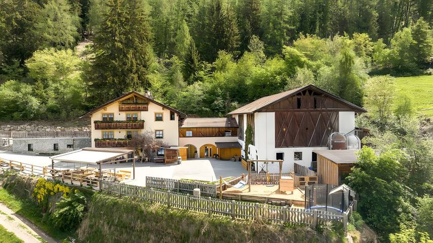Ferienwohnung für 3 Personen, mit Balkon und Garten im Vinschgau