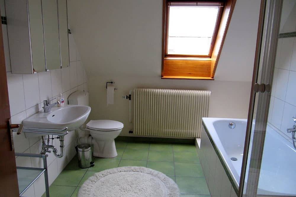 Entire apartment, Cozy vacation apartment (55sqm) at the nature reserve in Lauf an der Pegnitz, Frankenalb