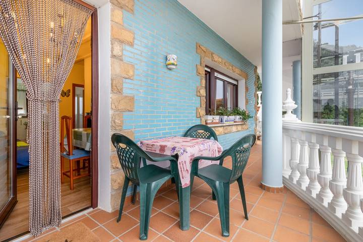 Appartement entier, Appartement 'El Burby II Surf & Family' avec terrasse, grand jardin et barbecue in Somo, Ribamontán al Mar