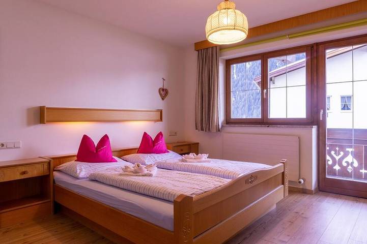 Ferienwohnung für 4 Personen, mit Balkon und Sauna sowie Garten in Grän - 2