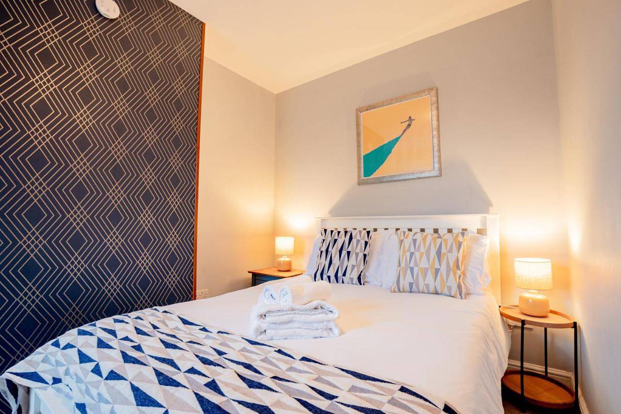 2 Bedroom Stylish Home In Central Worcester in Worcester, Worcestershire