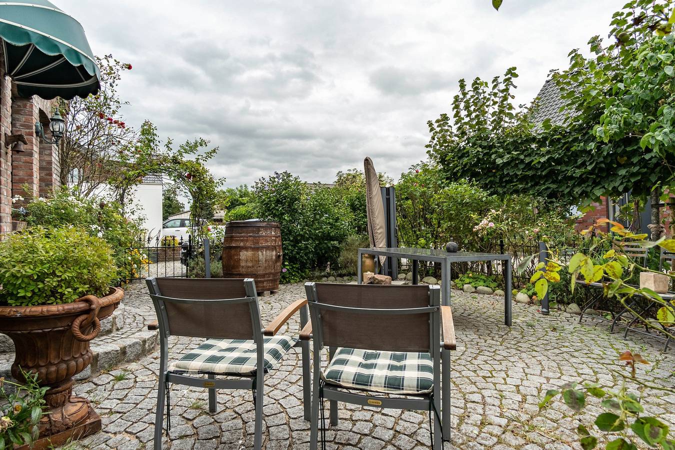 Ganze Wohnung, Ferienwohnung 'Ferienwohnung Rose Cottage' mit privater Terrasse, privatem Garten und Wlan in Rees, Niederrhein