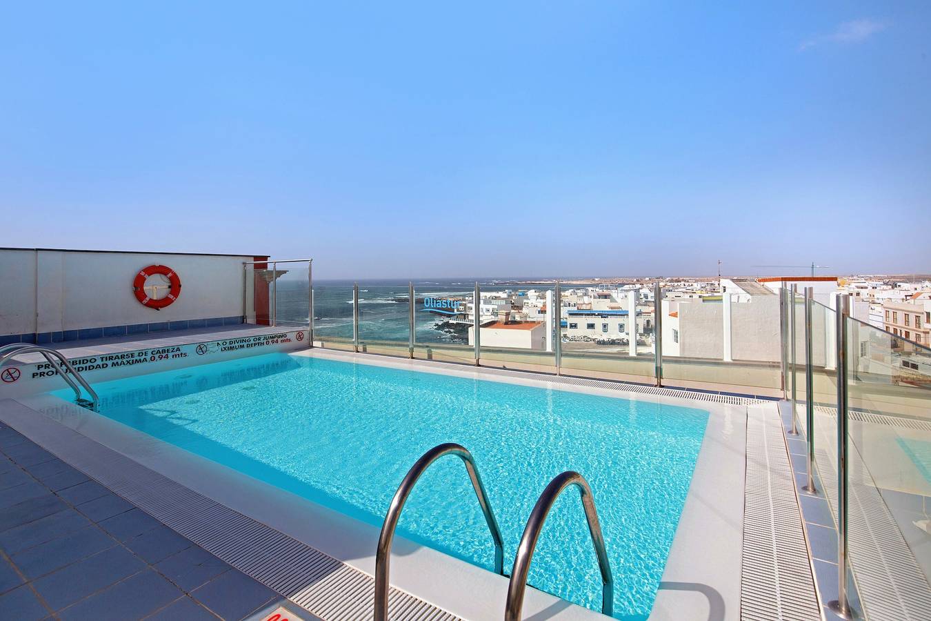 Apartamento entero, Casa de vacaciones "Apartamento Hibisco" cerca de la playa con piscina compartida y Wi-Fi in Piedra Playa, La Oliva