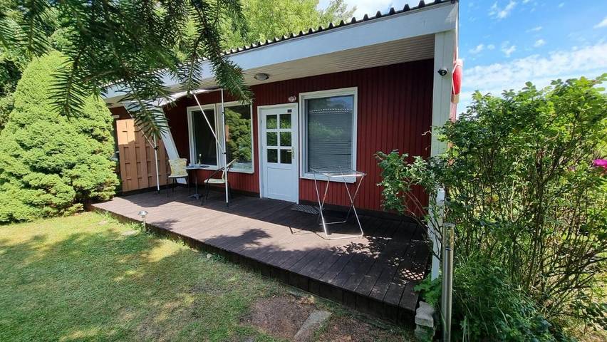 Bungalow für 2 Personen, mit Terrasse und Garten