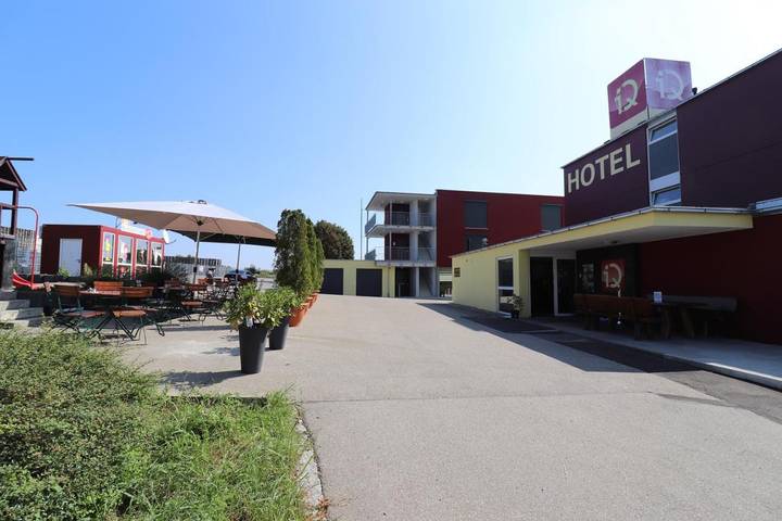 Hotel für 2 Personen, mit Terrasse und Garten in Langenau - 3