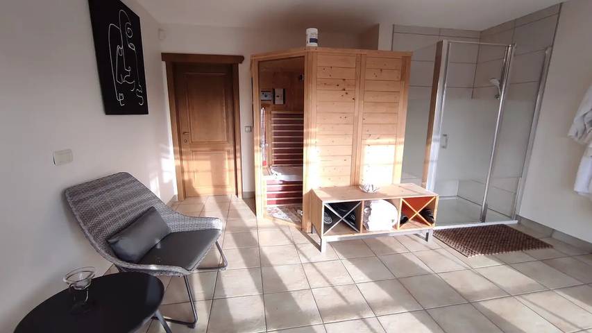 Location de vacances pour 14 personnes, avec Jacuzzi et Terrasse ainsi que Jardin et Piscine à Stavelot - 4