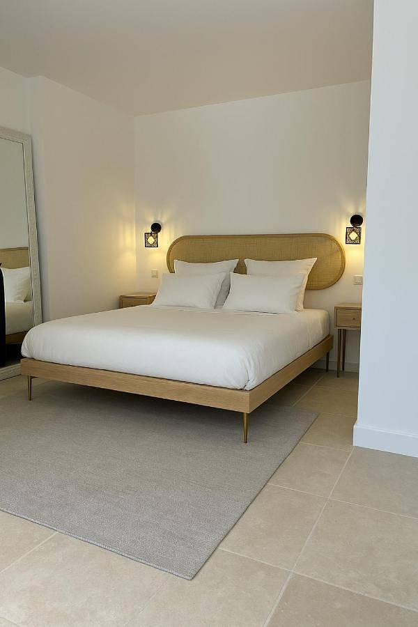 Gîte pour 2 personnes, avec jardin à Charbonnières-les-Bains - 2