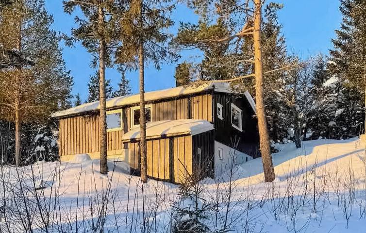 Location de vacances pour 8 personnes, avec jardin ainsi que vue et sauna dans Bø