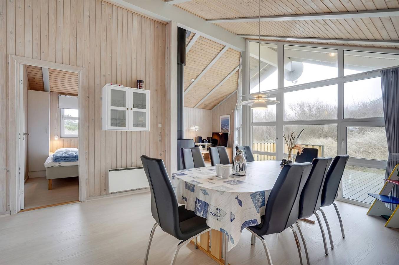 Beautiful home in Hvide Sande w/ Sauna, Wifi and 4 Bedrooms in Skodbjerge, Haurvig