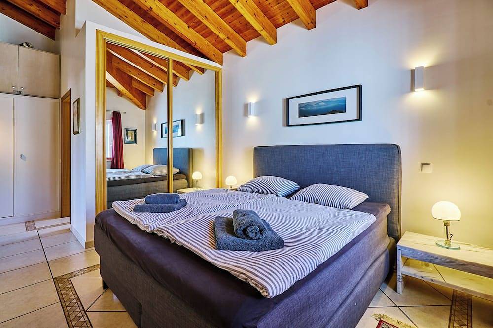 Villa mit Pool und Sauna in Strandnähe am Rande des Naturschutzgebiets in Raposeira, Vila do Bispo e Raposeira