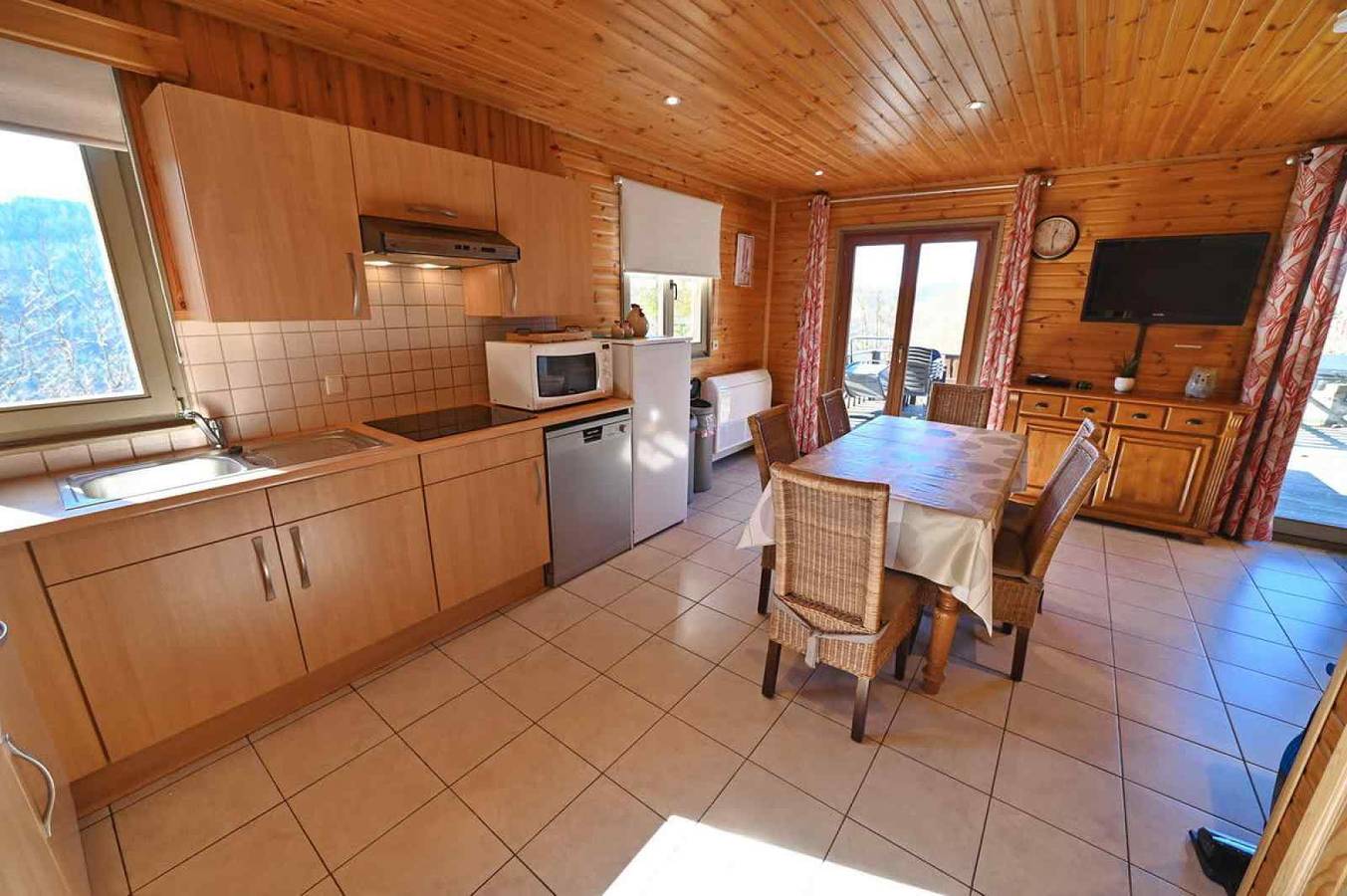 Knus 6 persoons vakantiehuis nabij La Roche. - Vakantiehuis met sauna en Wifi. in La Roche-en-Ardenne, Provincie Luxemburg