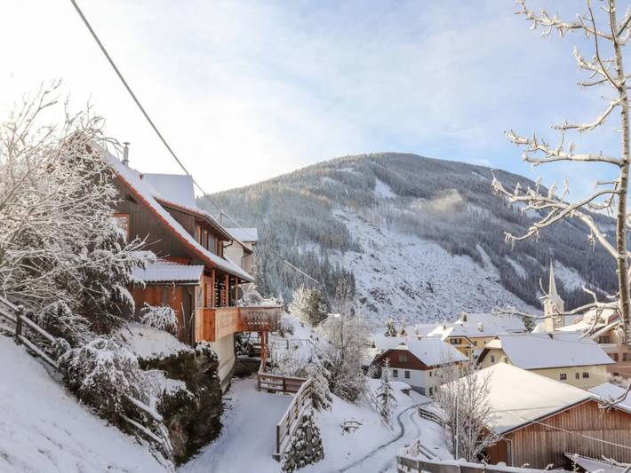 Ferienhaus für 7 Personen, mit Balkon und Terrasse sowie Garten und Ausblick in Ebene Reichenau