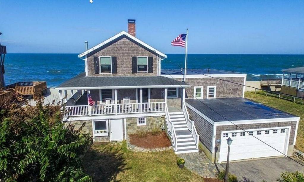 Waterfront home for family getaways in Scituate, Massachusetts