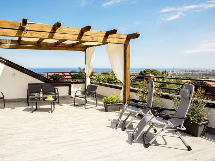 Casa vacanza per 4 persone, con Balcone e Terrazza nonché Giardino a Mascali