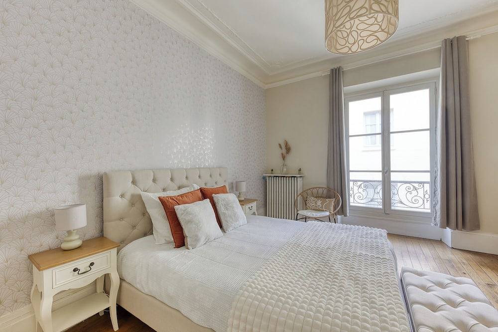 Ganze Wohnung, The Royal Court at Versailles in Versailles, Yvelines