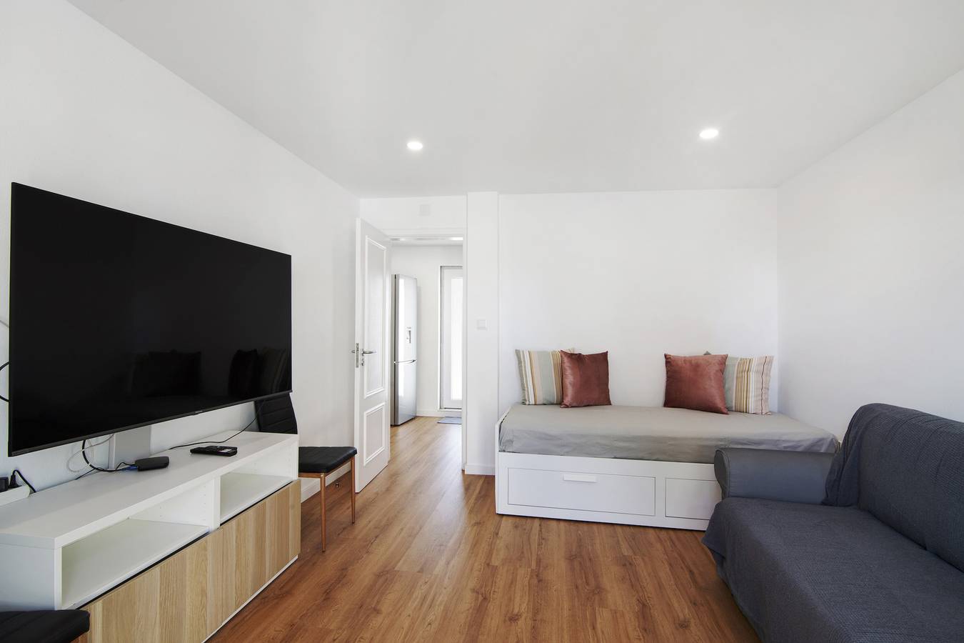 Apartamento inteiro, Apartamento "Telmus Villa" com vista para o mar, terraço privado e acesso Wi-Fi in Monte Gordo, Distrito de Faro