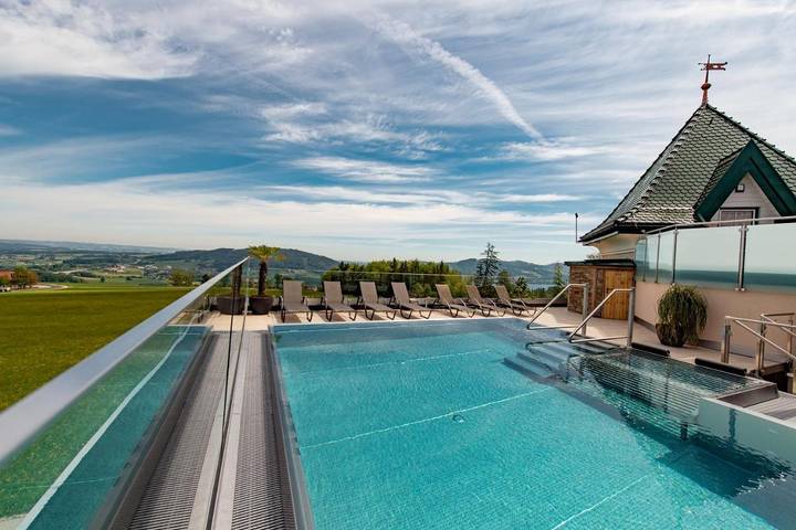 Hotel für 2 Personen, mit Pool und Garten sowie Whirlpool und Sauna, mit Haustier in Straß im Attergau