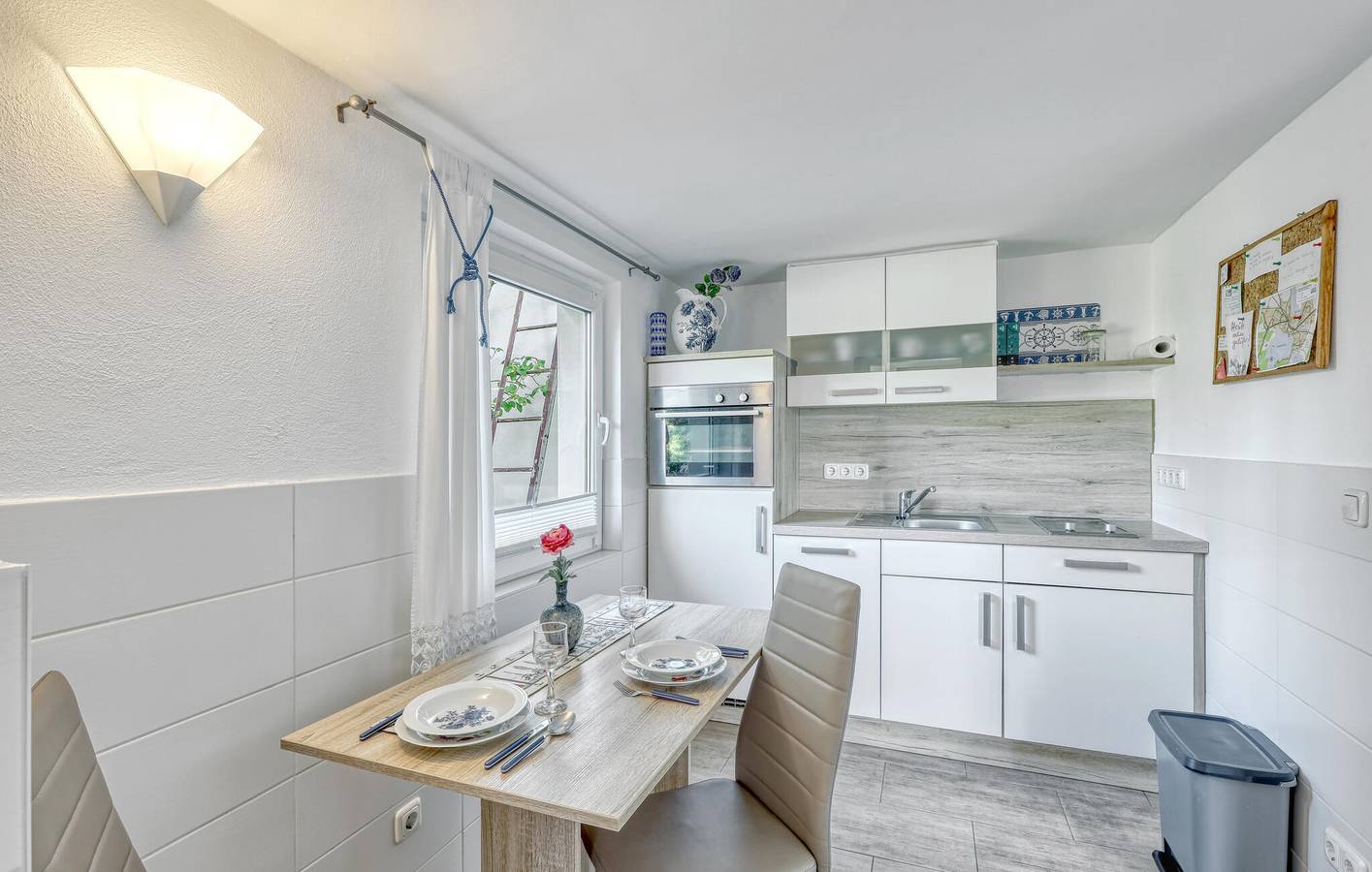 Ganze Ferienwohnung, Appartement am Strand mit Parkplatz und Soundsystem in Waren (Müritz), Müritz