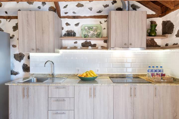 Holiday Home 'Estudio Bibi' with Mountain Views and Private Terrace in El Paso (La Palma), La Palma South