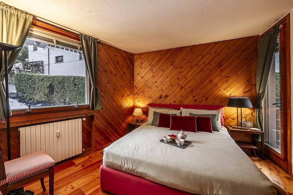 Appartamento intero, Maison Simone- Wifi -Parking & Mountain View in Courmayeur, Alpi Pennine