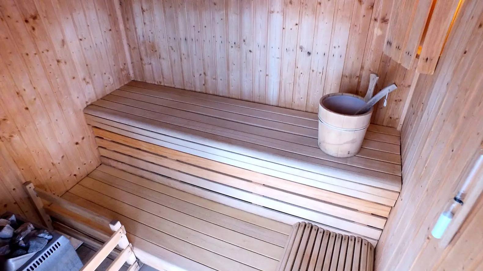 Apartamento entero, Estancias “Etage” de 3 habitaciones para 7 personas in Saint-Léger-les-Mélèzes, Parque Nacional de los Ecrins