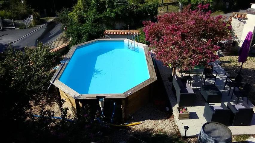 Location de vacances pour 6 personnes, avec piscine ainsi que vue et jardin à Beaumont (Vienne) - 3