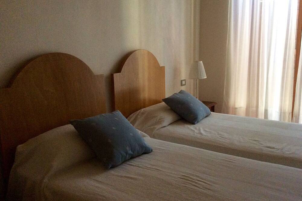 Villa med uendelig privat basseng med utsikt over fantastisk utsikt og solnedganger. in Montecchio, Provinsen Terni