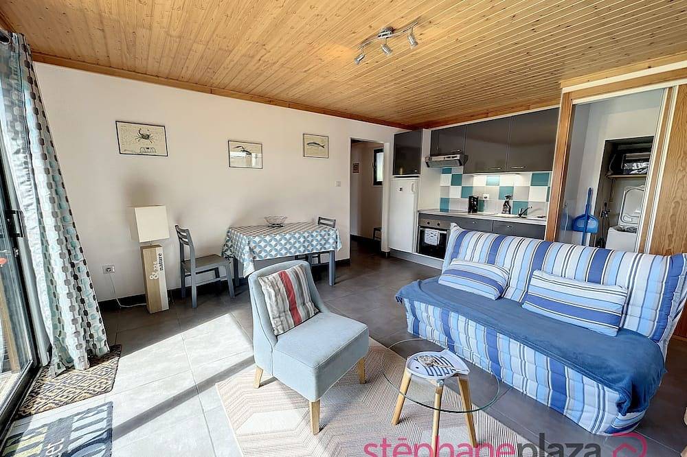 Maison en Bois de Plein Pied, au Calme Avec Jardin Fleuri Privatif de 300 m2 in Lesconil, Plobannalec-Lesconil