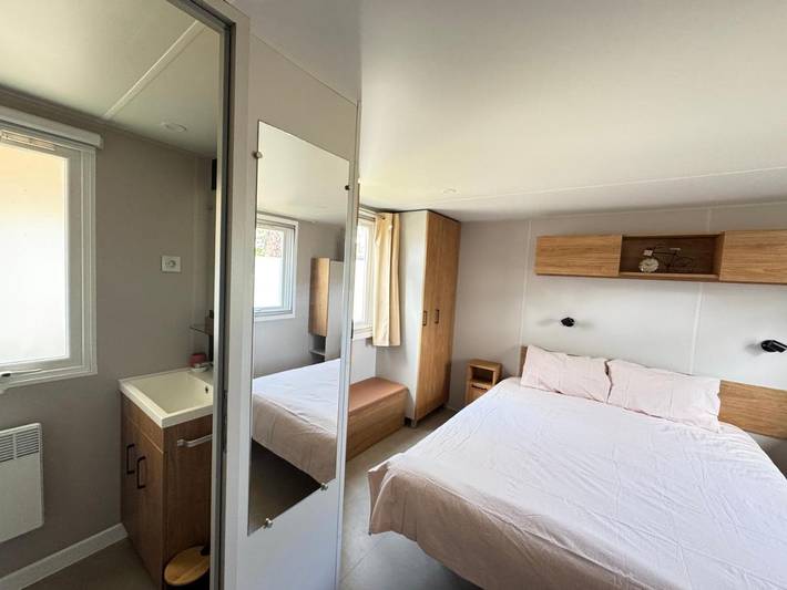 Camping pour 6 personnes, avec jacuzzi ainsi que jardin et piscine dans Claouey - 2