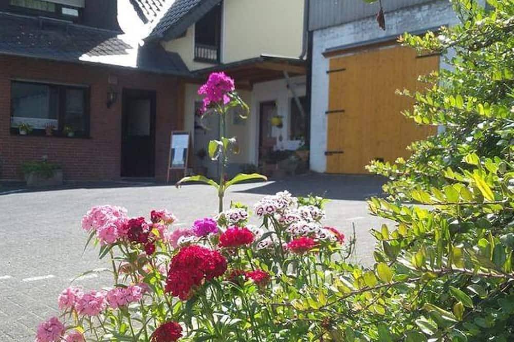 Ganze Wohnung, Appartement Gartenblick - Bauernhof Sesterhenn in Leichlingen, Rheinisch-Bergischer Kreis
