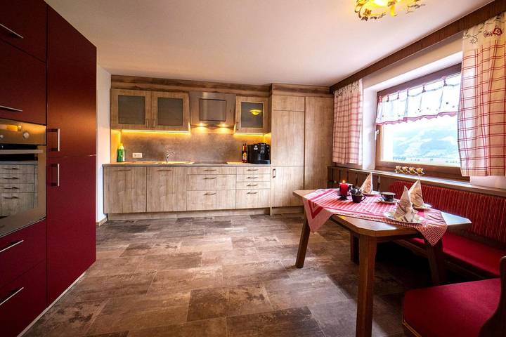 Ferienhaus für 10 Personen, mit Balkon und Terrasse sowie Garten und Sauna in Fügen - 3