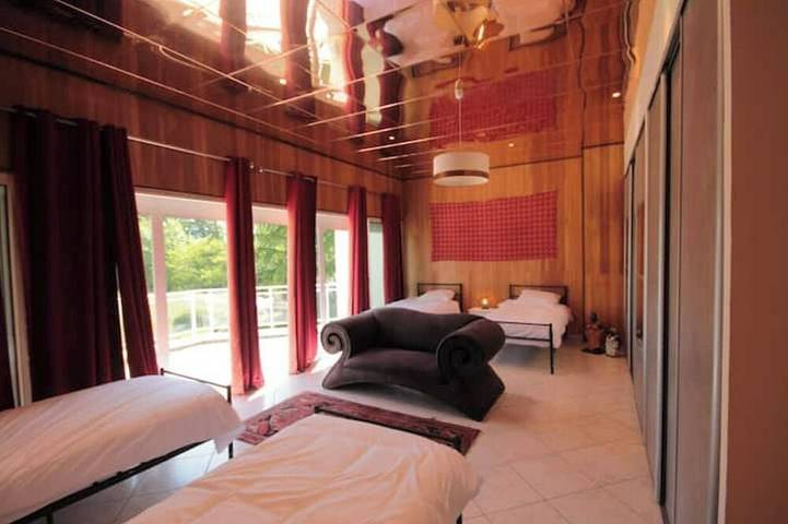 Location de vacances pour 12 personnes, avec jardin et balcon ainsi que sauna et jacuzzi, animaux acceptés à Saint-Laurent-de-Gosse - 3