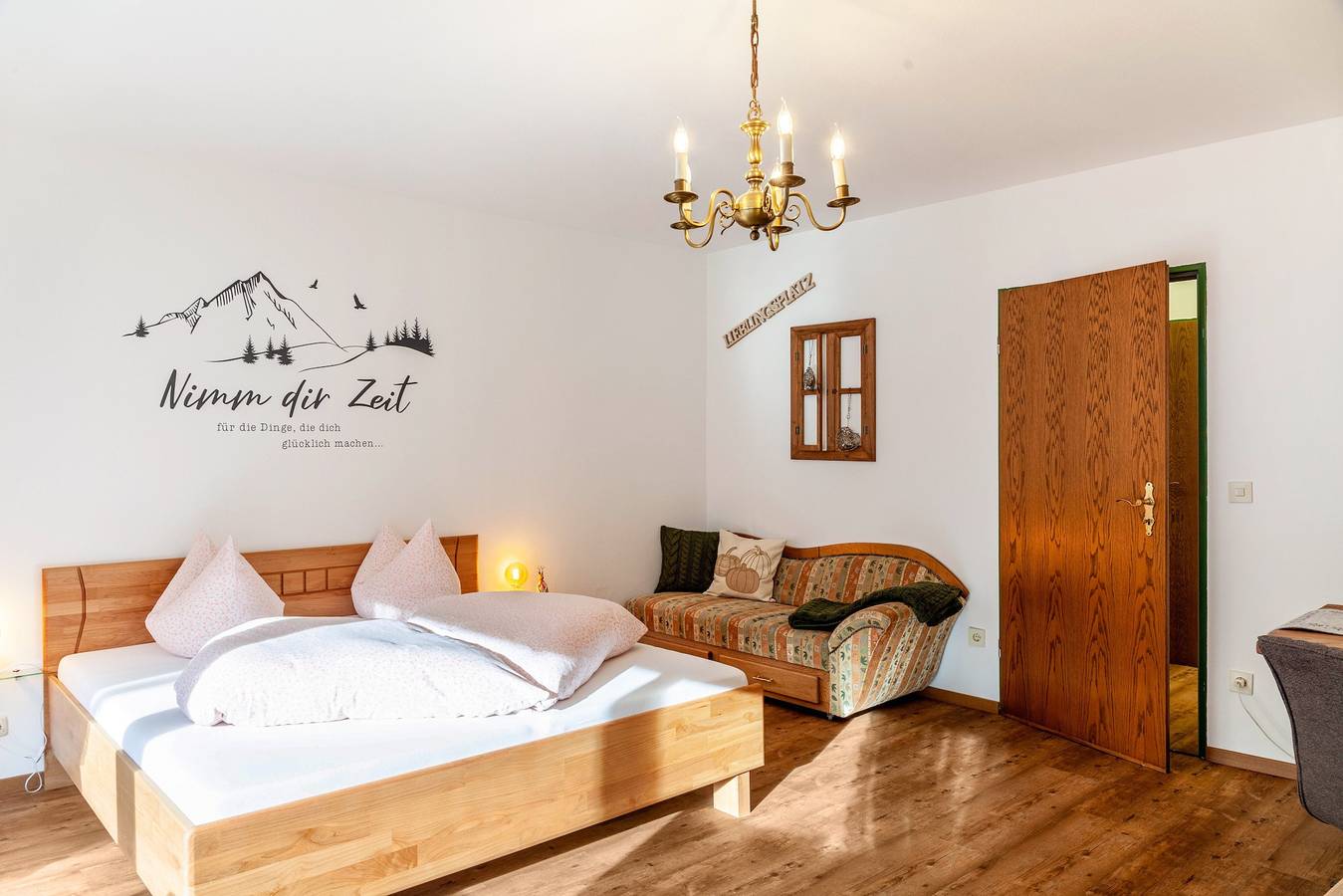 Ganzes Studio, Einzimmerapartment 'Aschaubichl - Wohnung Bergaurikel' mit Bergblick, Balkon und Wlan in Grainau, Eibsee