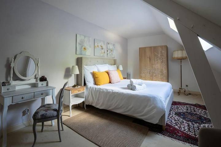 Location de vacances pour 12 personnes, avec piscine ainsi que vue et jardin à Soings-en-Sologne - 2