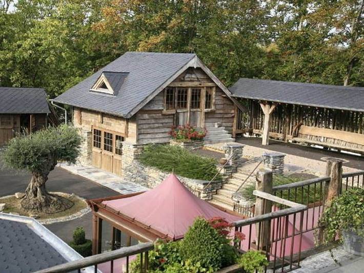 Vakantiehuis voor 28 personen, with Terras and Tuin as well as Sauna in Vielsalm