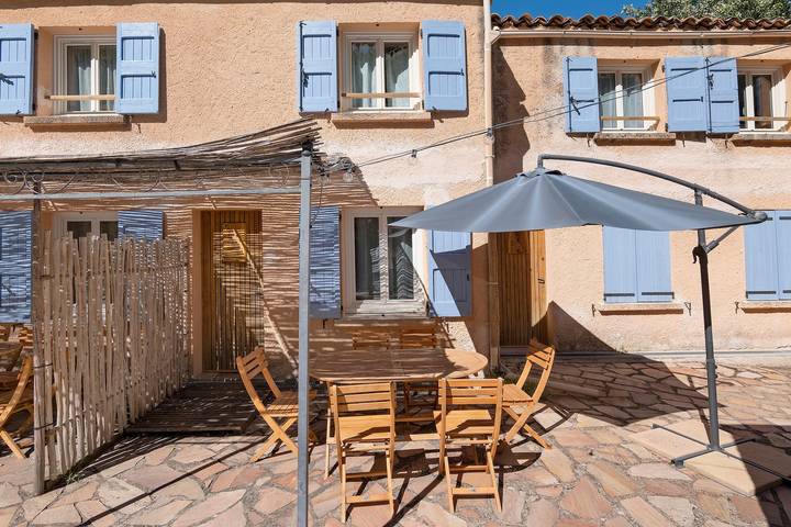 Location de vacances pour 6 personnes, avec Jardin à Dauphin (homonymie)