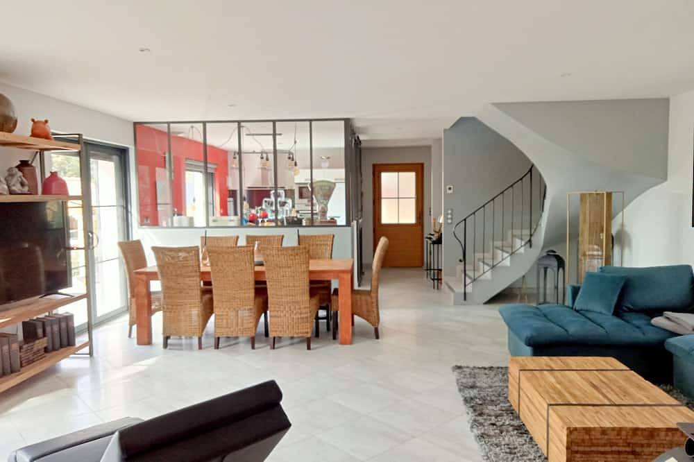 Villa with view of the pont du gard in Castillon-du-Gard, Region de Nimes