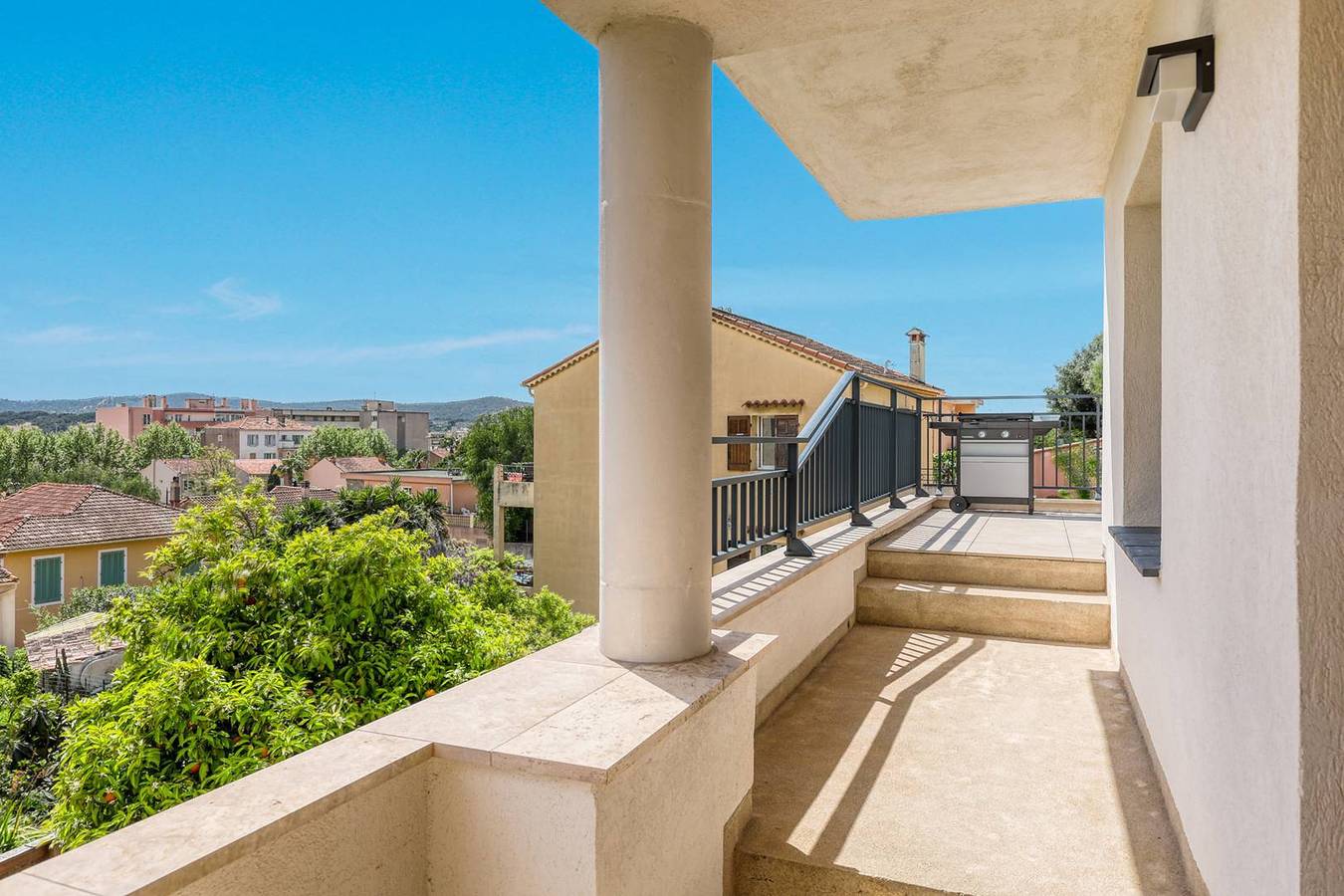 Ganze Wohnung, Ferienwohnung für 4 Personen mit Terrasse in Le Lavandou, Toulon Region