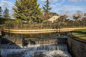 Gîte pour 6 personnes, avec jacuzzi à Chadenac