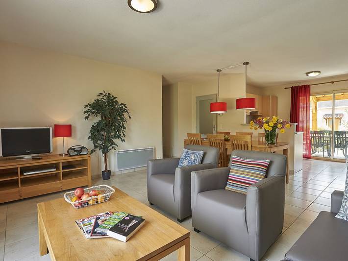 Bungalow pour 6 personnes, avec jardin et piscine, animaux acceptés