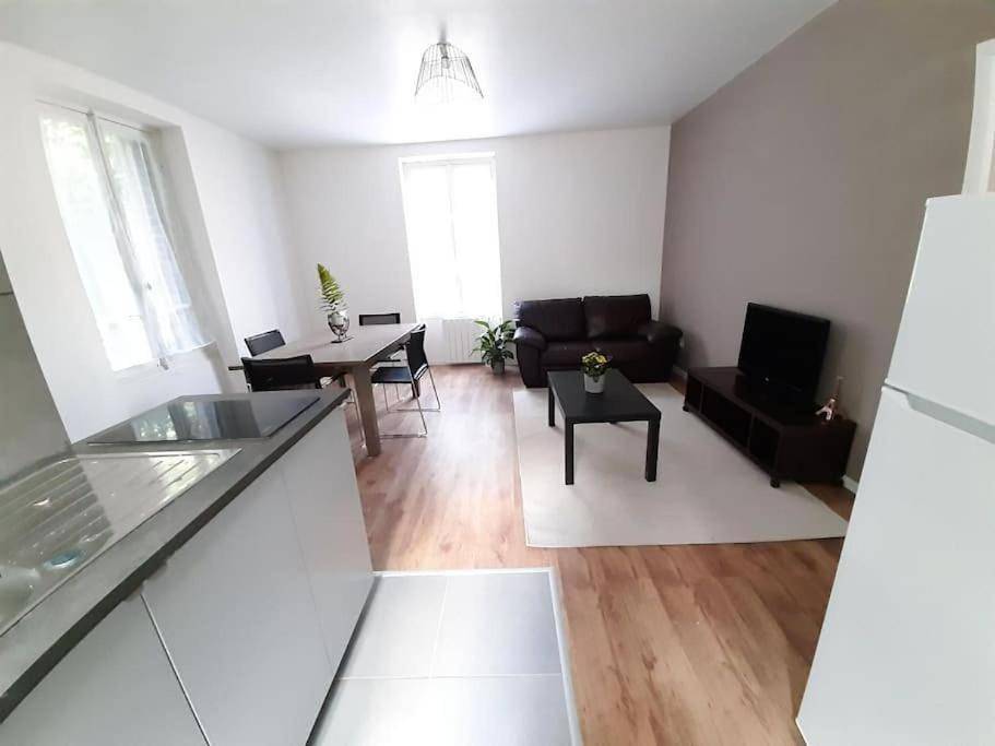 Appartement entier, One-Bedroom Apartment in Survilliers, Val-d'Oise