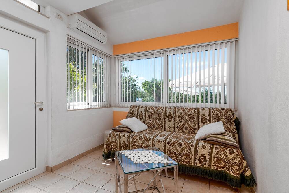 Ganze Wohnung, 2-Zimmer-Ferienwohnung mit Pool Cancini, Porec in Kukci, Porec und Umgebung