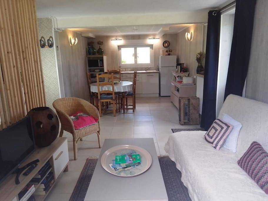 Appartement entier, One-Bedroom Apartment in Pont-l'Abbé, Côte de Cornouaille