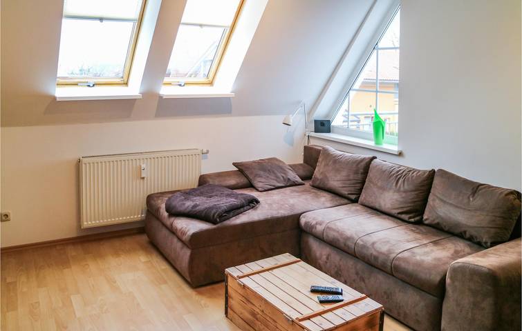 Ganze Ferienwohnung, Modernes Apartment mit Terrasse, Parkplatz & TV in der Nähe von Warnemünde Strand in Warnow - West, Rostock und Umgebung
