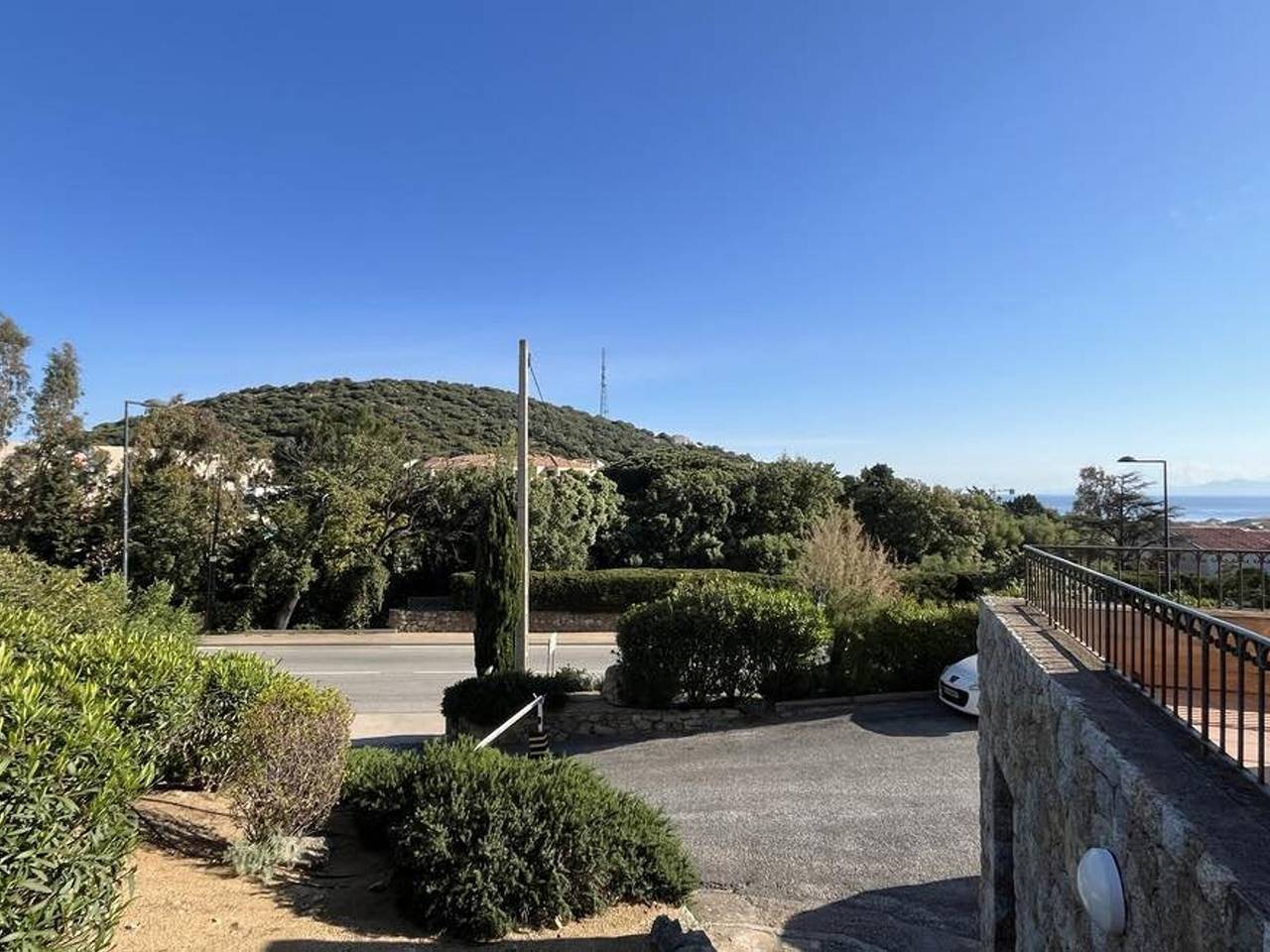 Apartamento entero, Apartamento con Terraza y Parking Privado – Cerca de la Playa in L'Île-Rousse, Region de Calvi