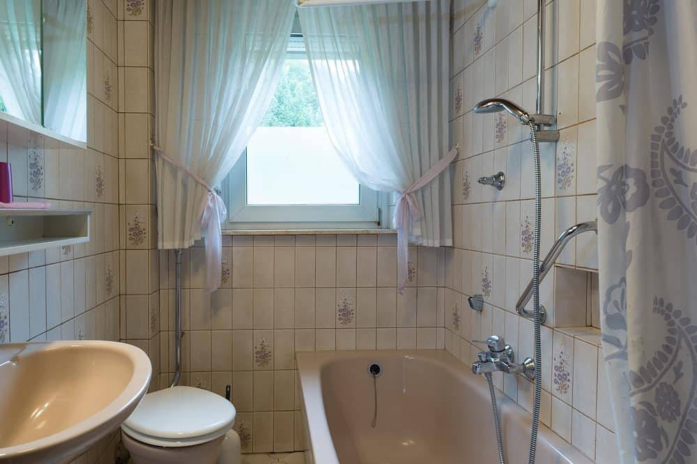 Ganze Wohnung, Genießen Sie Ihren Urlaub im Herzen von Merzig in einer gemütlichen 80qm Wohnung in Merzig, Saar-Nahe-Bergland